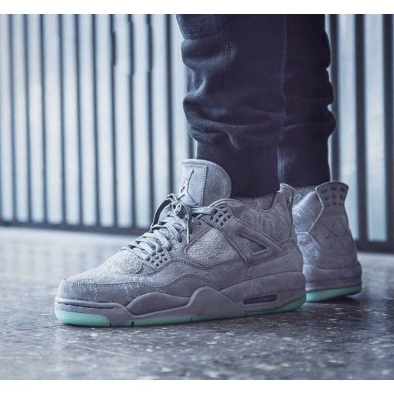 air jordan kaws grey