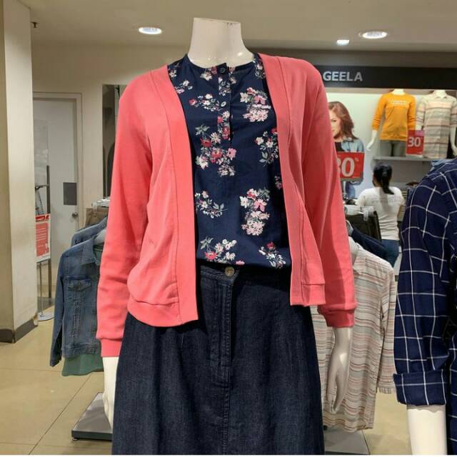 GEELA set Brand MATAHARI 240rb