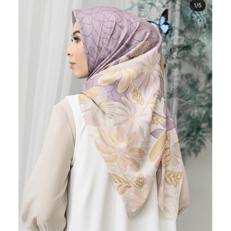 Papillon Scarf by Wearing Klamby