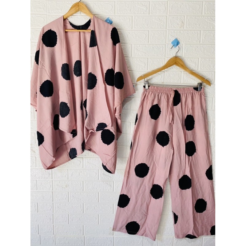 SETELAN OUTER KELIM &amp; CELANA POLKADOT  Bhn Rayon tebal tidak terawang muat bb 50-80kg