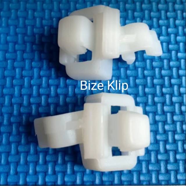 DUDUKAN TIANG KAP MESIN MOBIL INNOVA