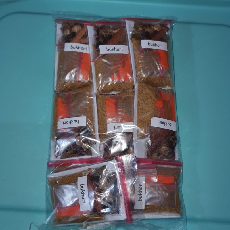 

Grosir Bumbu Nasi Bukhori | Bumbu bukhari lengkap isi 15 buah