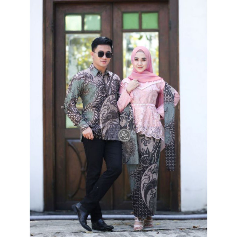 Couple KEBAYA BATIK BROKAT TILLE ANAK MUDA MODERN ROSE DUSTY CREAM LATTE BATIK SARIMBIT TUNANGAN