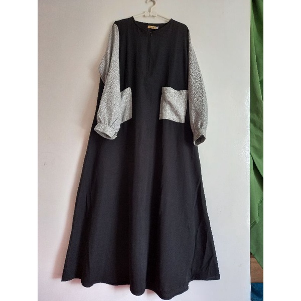 gamis hitam brand zanuba