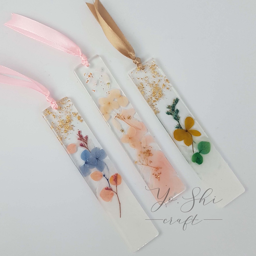 

Flower Bookmark Resin / Souvenir Pembatas Buku Bunga