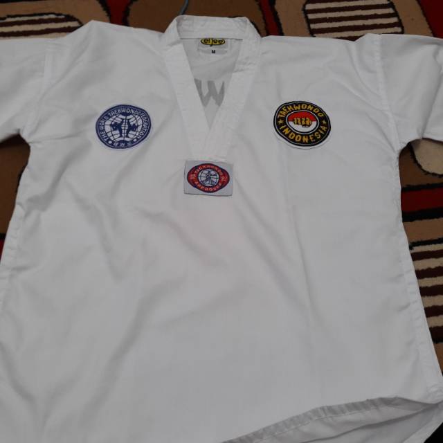 DOBOK TAEKWONDO ELJEE KERAH PUTIH