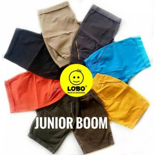Celana pendek bahan baby canvas premium.  Size S size M size L  Model yang keren. Warna warni yang c