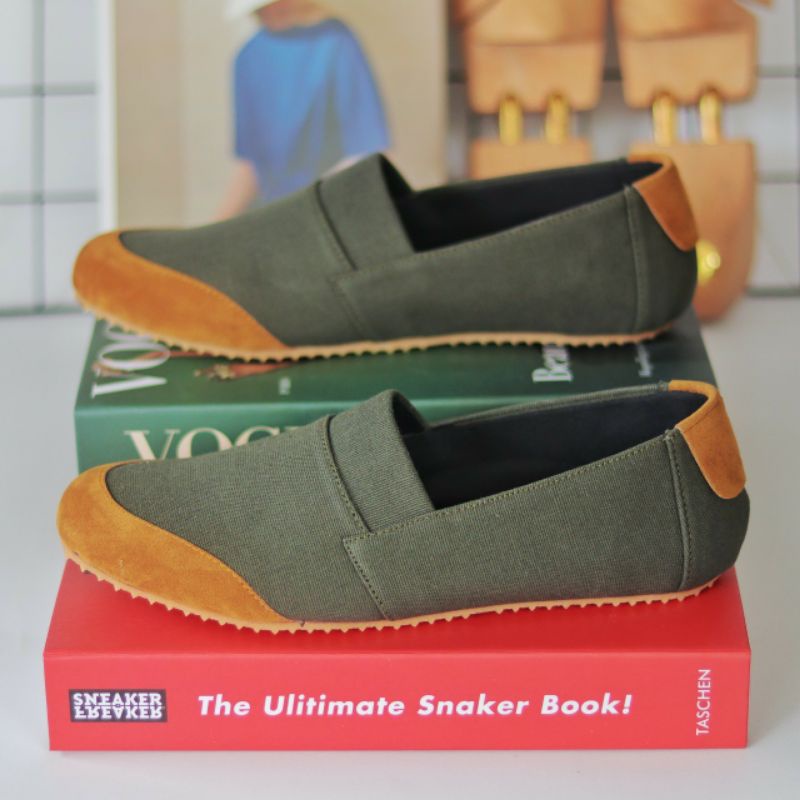 bungkusuku ken - Sepatu Casual Slip On Pria Canvas Twill Trendi