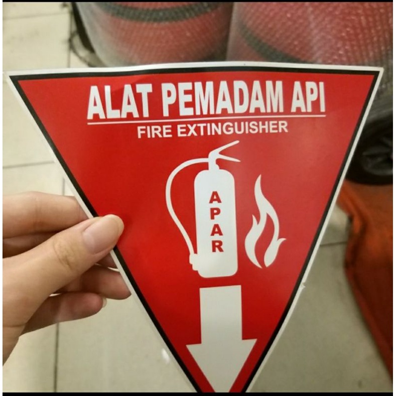 

Sticker stiker Segitiga APAR alat pemadam safety 20 x 17 cm