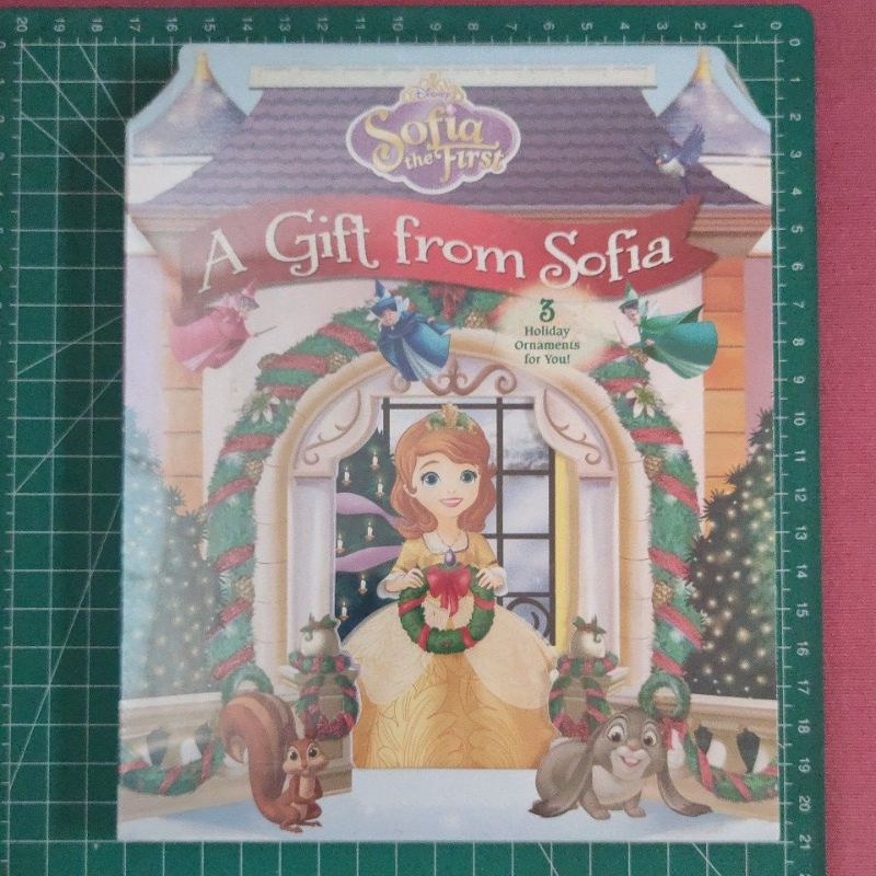 Disney Sofia the First - A Gift from Sofia Board Book with 3 Holiday Ornaments for You