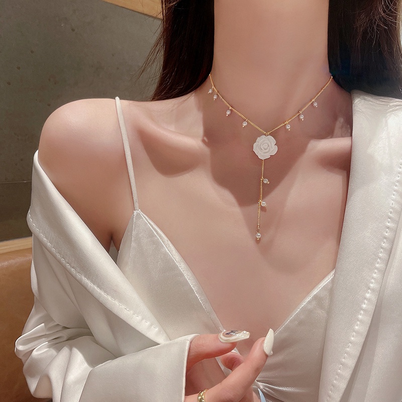 Aksesoris fashion wanita gaya Korea temperamen elegan kalung mutiara mawar