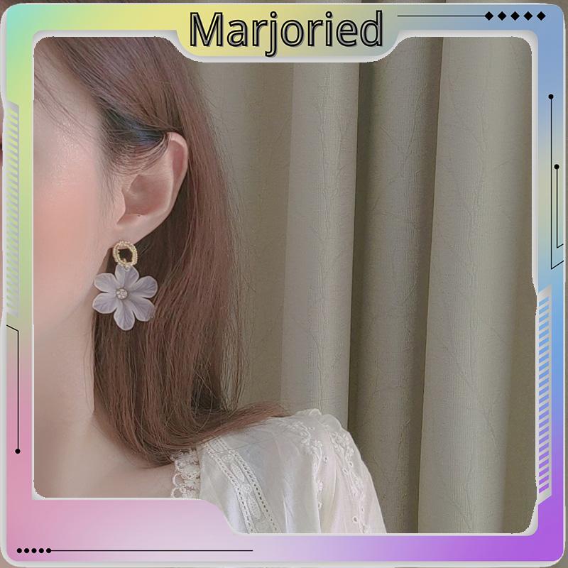 S925 Silver Needle Flower Shape Gaya Segar Anting Pejantan Cocok untuk Wanita-MJD