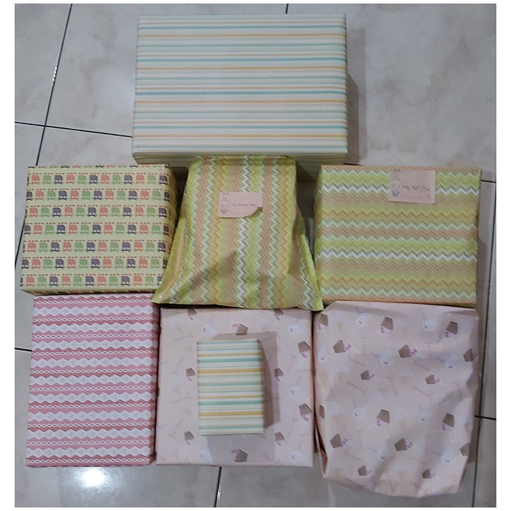 

Bungkus Kado Termasuk Kertas Kado