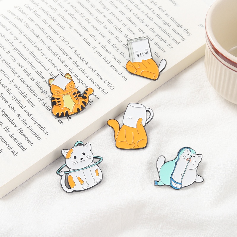 Cartoon White Cat Enamel Lapel Pin Animal Yellow Cat Badge Brooch Backpack Accessories Collection Gifts for Friends