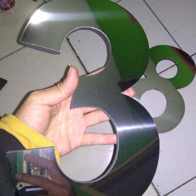 Nomor & Huruf Tinggi 25cm Stainless Spon Timbul