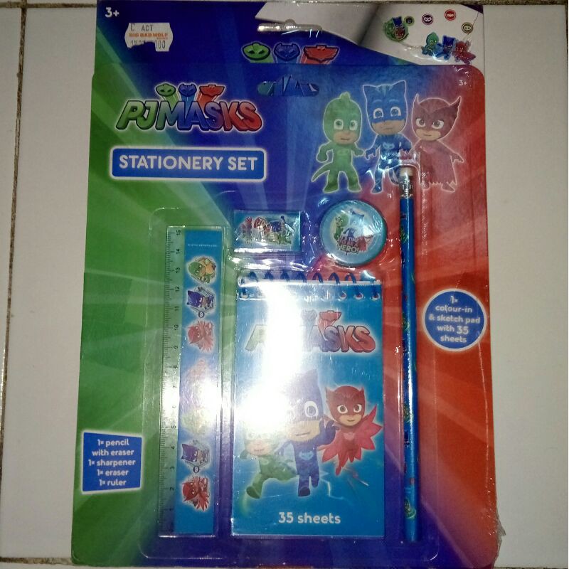 

Big Bad Wolf (BBW) Stationery Set Bonus Kertas Gambar, Sticker & Pensil Warna (1 Produk)