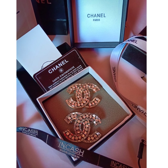 Bross brooch chanel /chanel premium