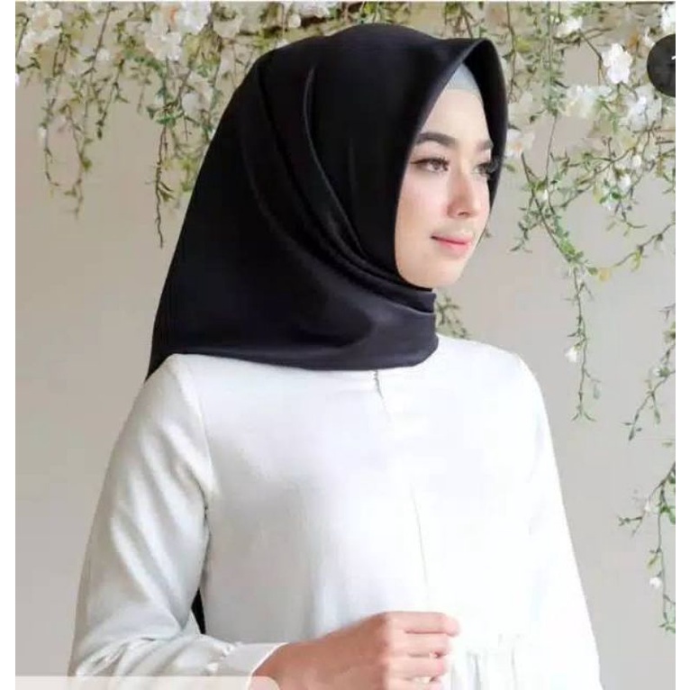 jilbab satin premium//jilbab satin murah//jilbab satin segi empat