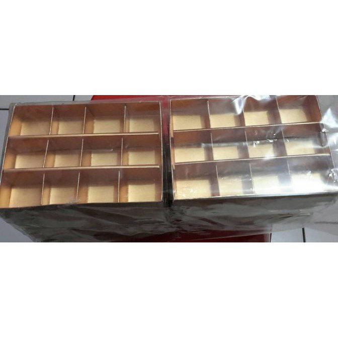 

Paling Dicari] Kotak Coklat / Valentine / Murah Meriah / Cetakan Saja / 12 Sekat