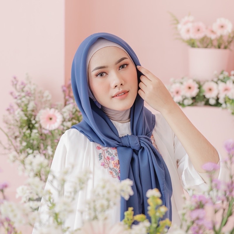40+ Warna Hijab Segi Empat Bella Square Premium Original Jilbab Bella Square Polos Pollycotton-Darkjeans