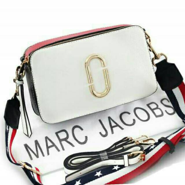 Tas cantik MARC JACOBS 1812 (2574) SNAPSHOT SLING BAG