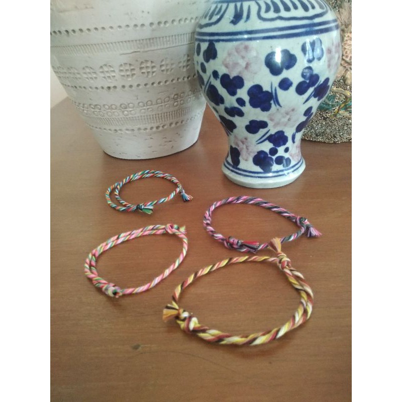 Gelang Sangadatu/Gelang Sembilan Warna Ikatan Serut Tali Khas Bali Cowok/Cewek/Couple/Gelang Persaha