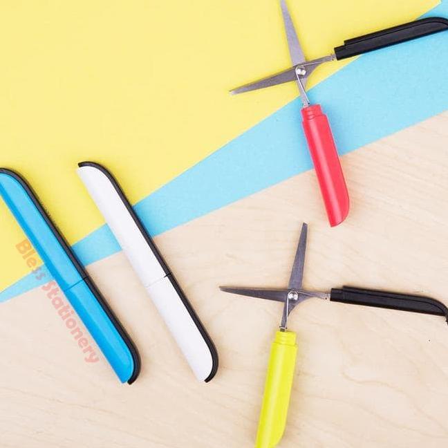

Cuci Gudang Awal Tahun Deli Gunting Portabel kecil gunting mini lipat Portable Scissors 0600 Cuci Gudang Awal Tahun