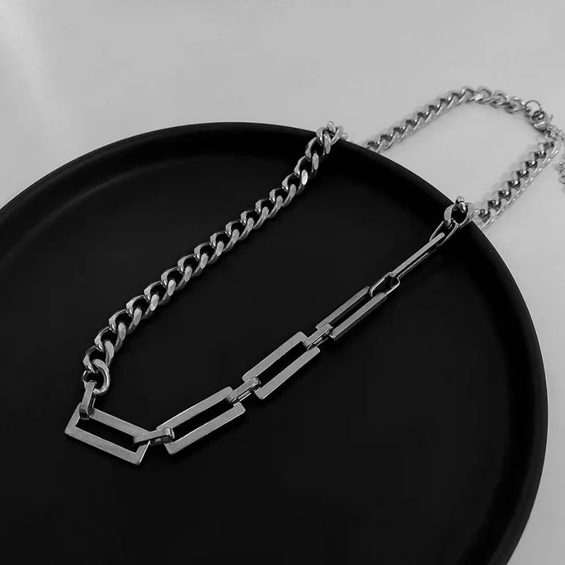 Kalung Rantai Klavikula Bahan Titanium Steel Model Asimetris Gaya Vintage Untuk Wanita