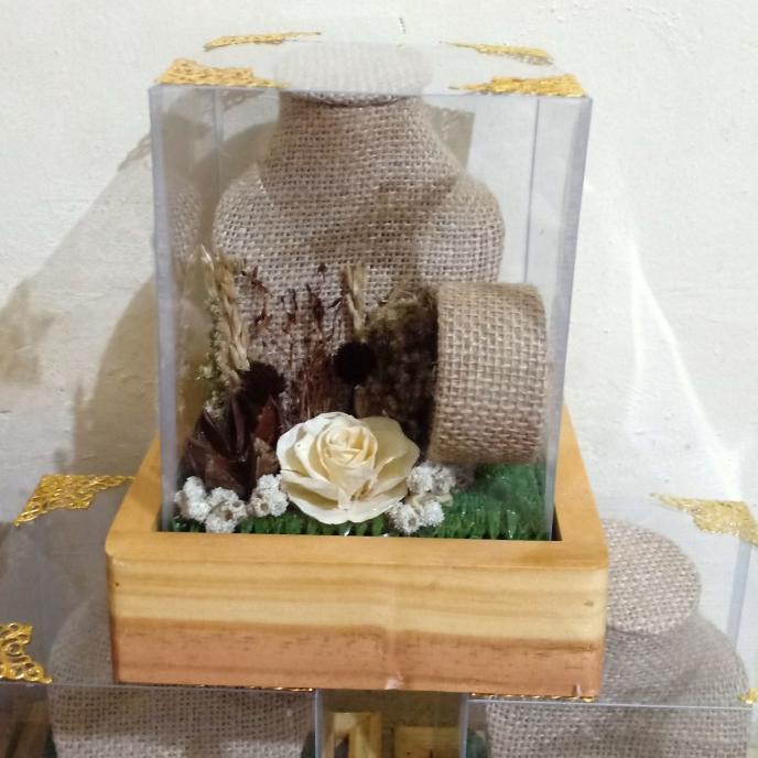 

AKSESORIS PERNIKAHAN TEMPAT MAHAR PERHIASAN KALUNG GELANG RUSTIC/ KAYU PERLENGKAPAN PESTA CRAFT