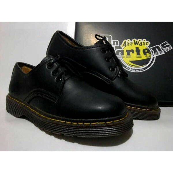 Sepatu Docmart Dr martens low boots pria