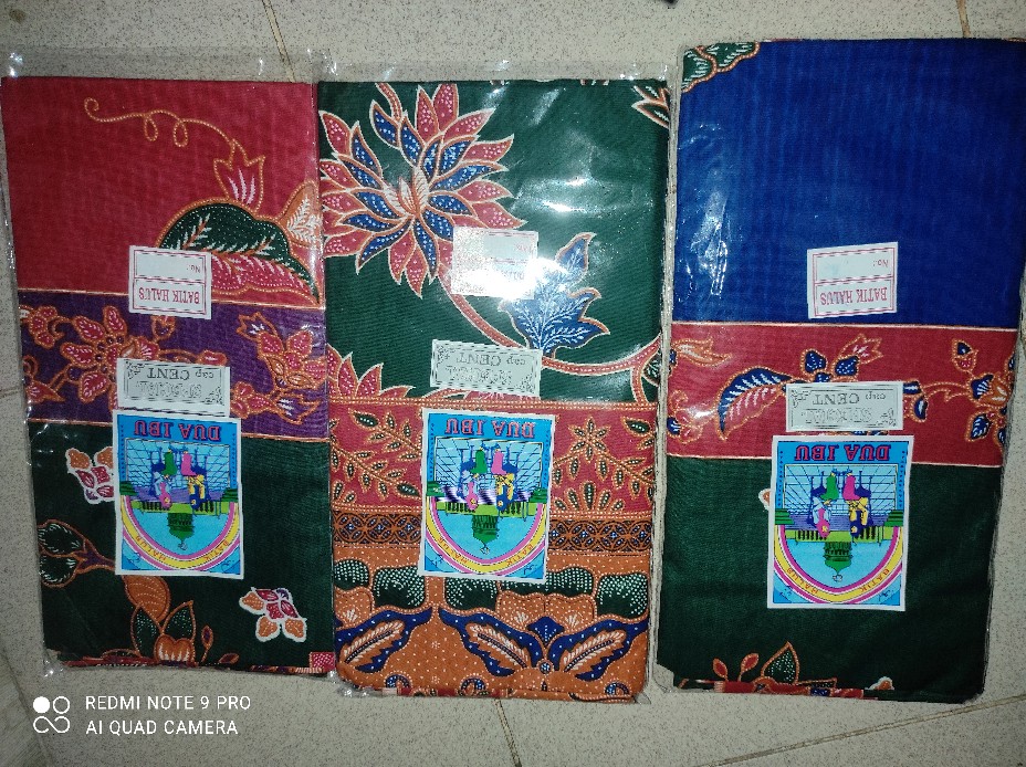 Sarung Batik Wanita Dua Ibu Cap Cent