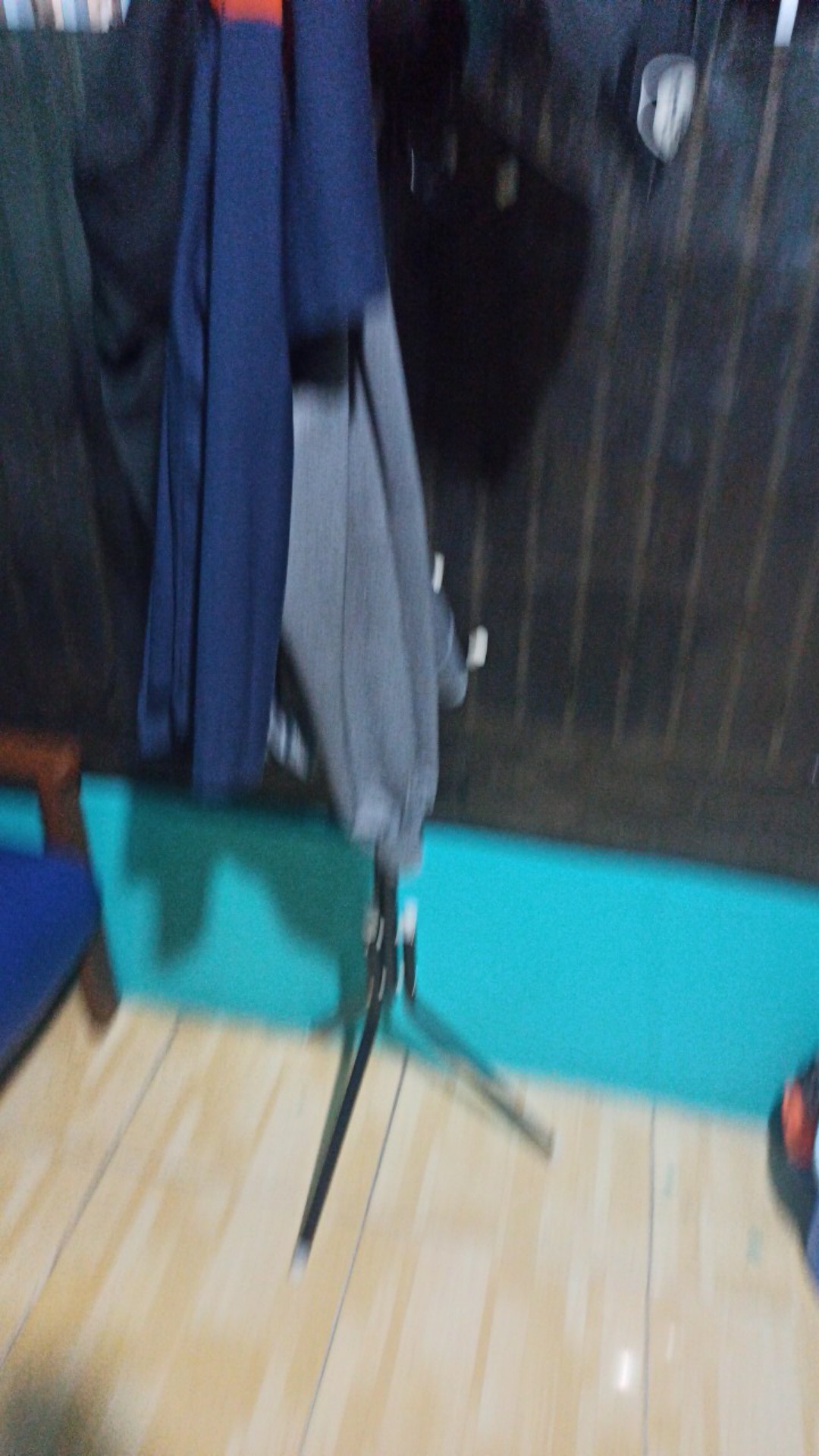 Newstyle D02 Stand Hanger Gantungan Baju Coat Gantungan Tas Dan Topi Tas Multifungsi