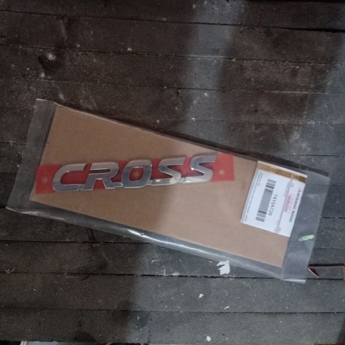 Emblem Xpander Cross