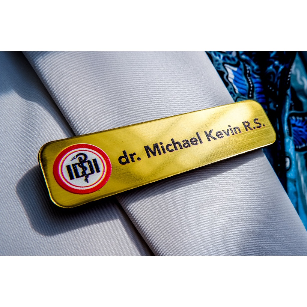 

Nametag gold emas magnet peniti custom