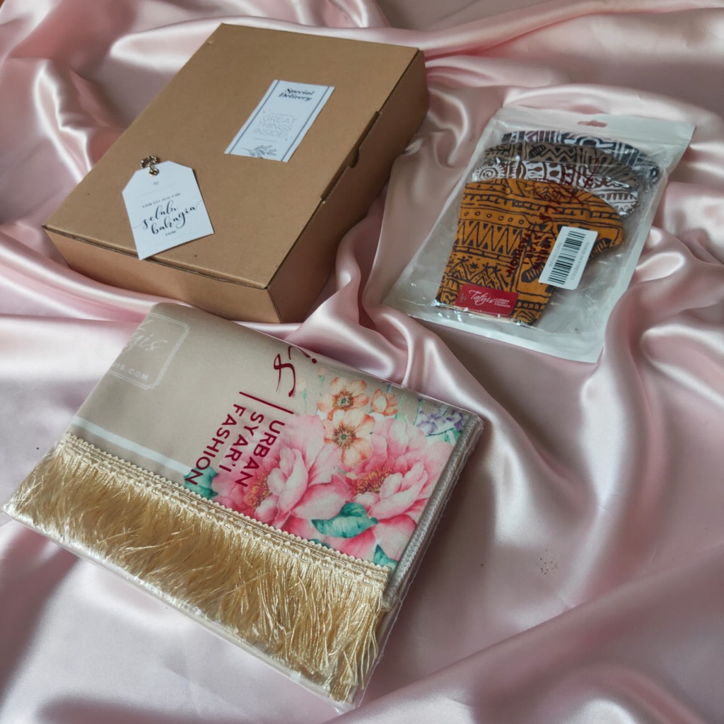 

Dus Box Die Cut Hampers Tatuis Sajadah