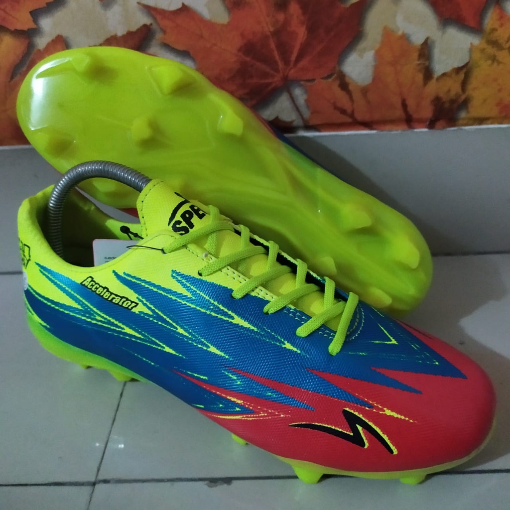 Sepatu Bola dan Tas Sepatu Bola