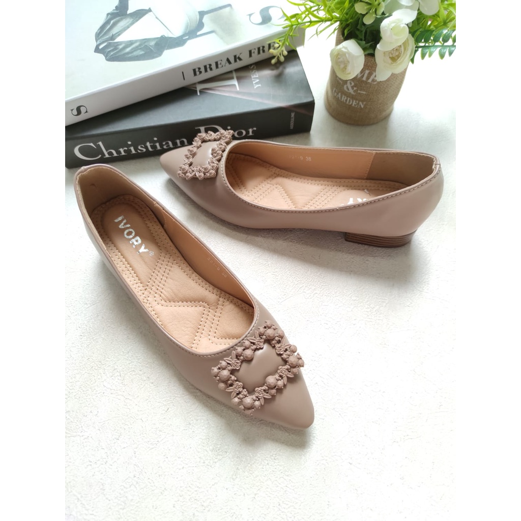 IVORY Sepatu Wanita Heels 2cm Formal 221-9