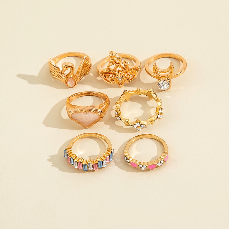 7pcs / Set Cincin Bentuk Hati Mahkota Kristal Angsa Warna Emas Gaya Vintage Untuk Wanita