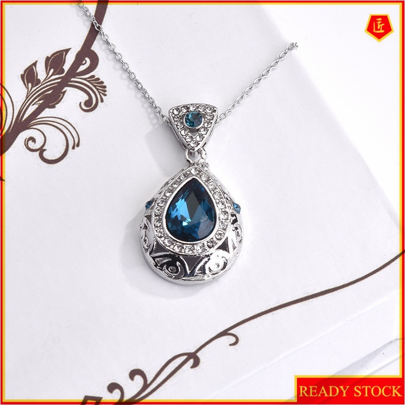 [Ready Stock]Fashion Hollowed-out Inlaid Sapphire Necklace Luxury Pendant