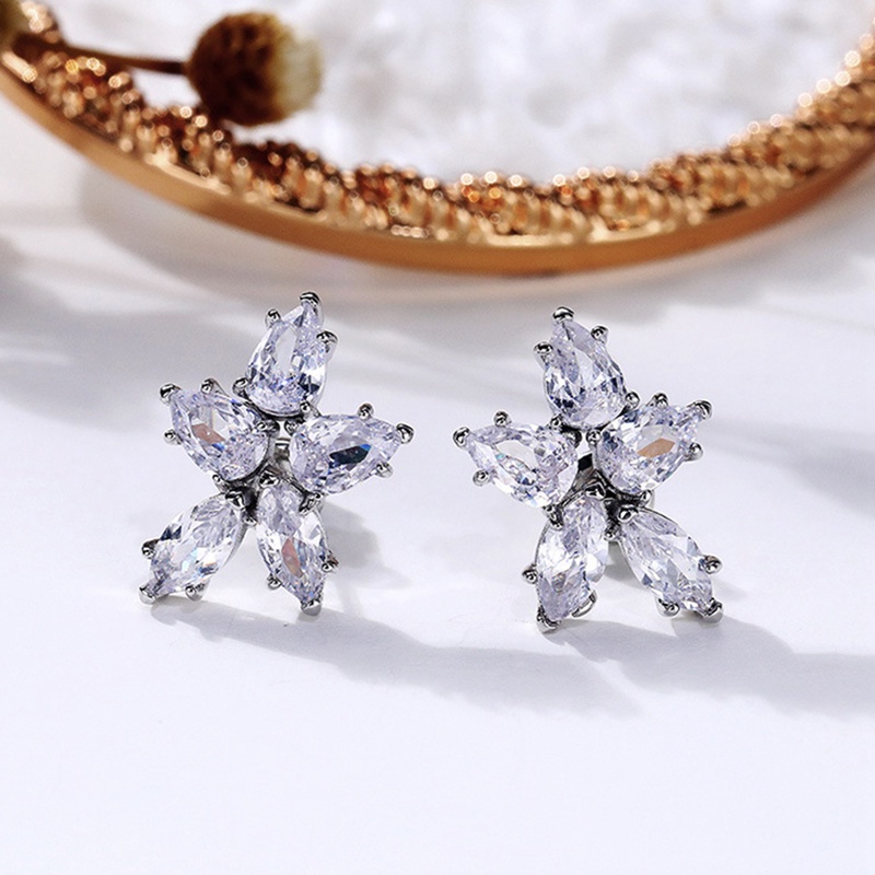 Fancyqube Anting Stud Desain Bunga Kristal Cubic Zirconia Aaa Gaya Simple Untuk Wanita