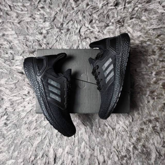 ADIDAS ULTRABOOST 20 TRIPLE BLACK SNEAKERS PRIA HYPE SEPATU RUNNING PERFECT KICKS PK ORIGINAL
