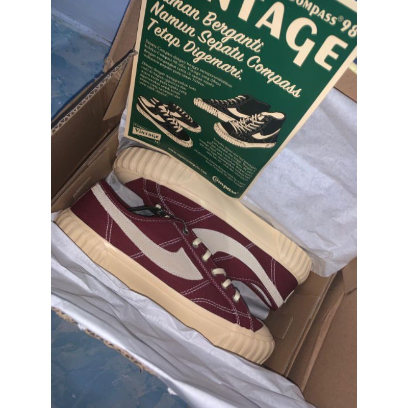 Compass vintage Marron