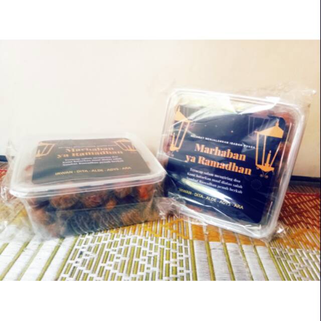 

Kurma Tunisia Tangkai 1kg Giftbox Ramadhan