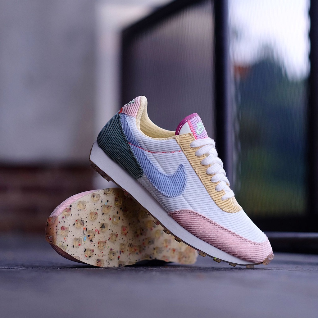 NIKE DAYBREAK RETRO CORDUROY