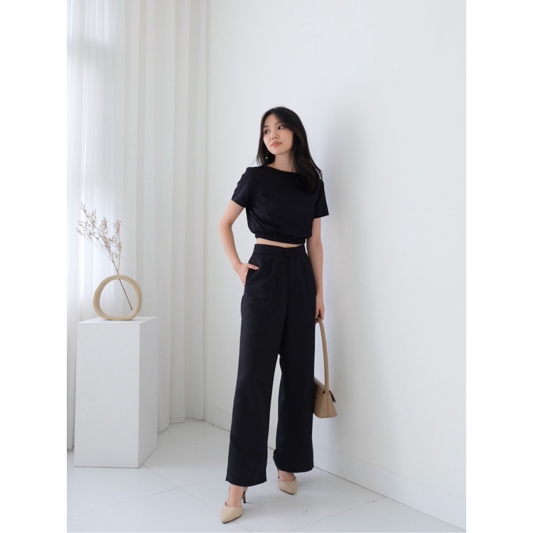 Kadaka S-0183 Set Crop Top dan Kulot Woven Texture