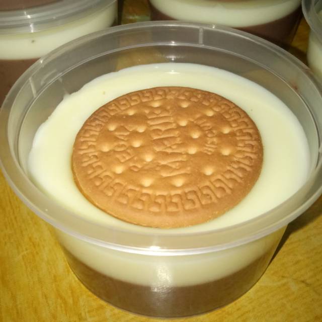 

Puding coklat marie dengan vla vanila