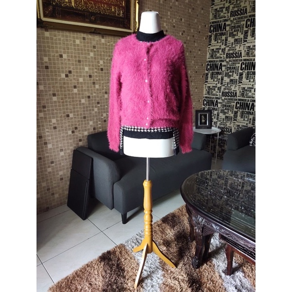 Cardi Bulu-Bulu Korea Super Lembut Brand by Oeillet Size M