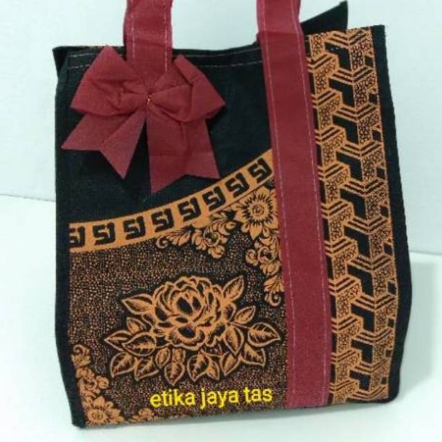 (1Lsn =12 pcs) Tas hajatan batik mewah 22 Harga per Lsn