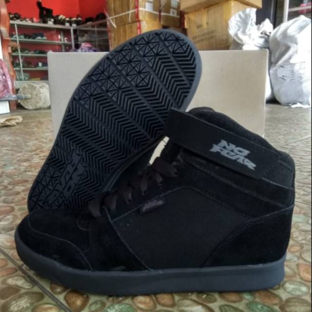 Sepatu no fear original