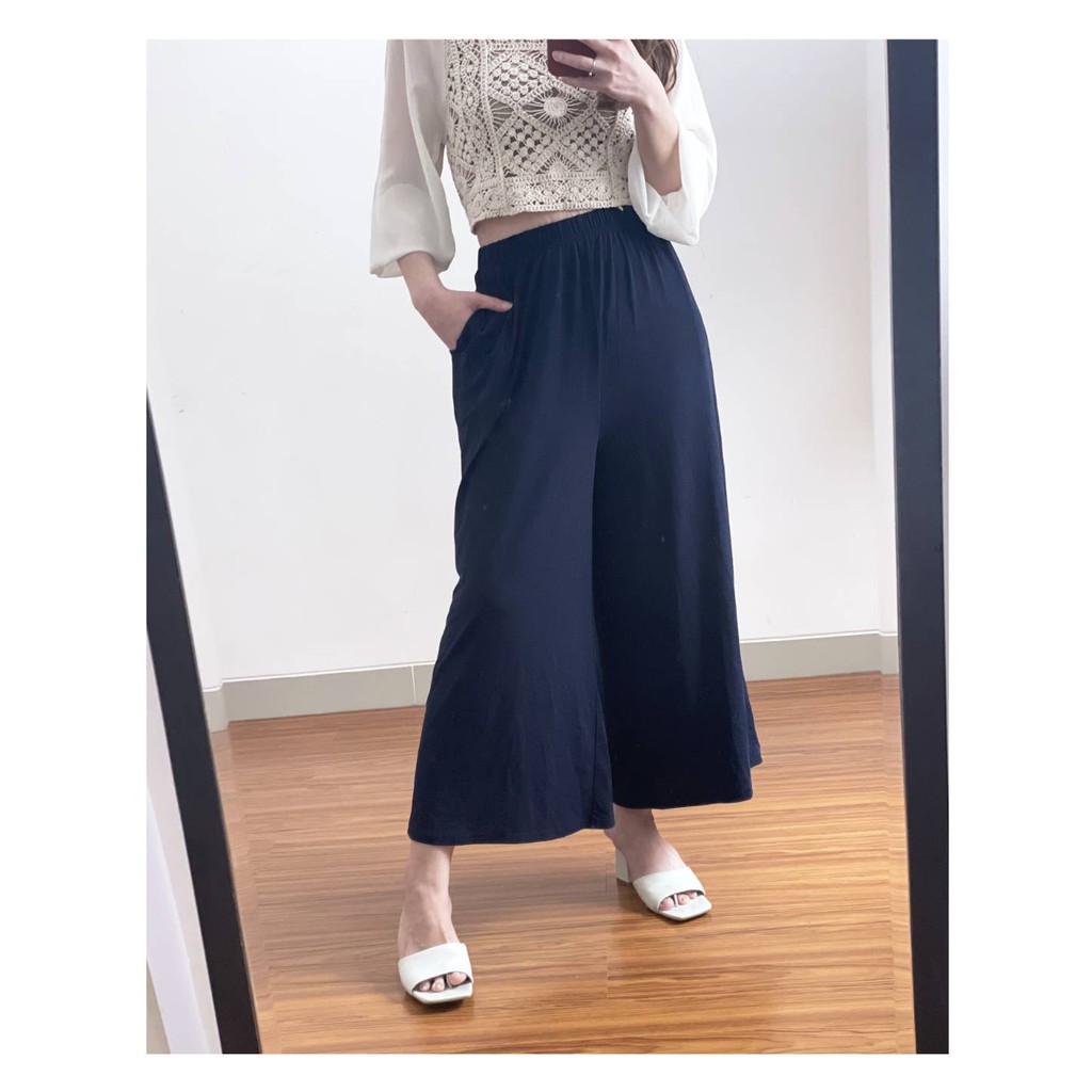 Uniqlo basic stretchy wide cullote pants